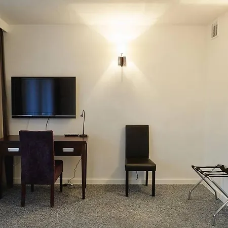 Couette-café Parkova - Hotelowe 3*
